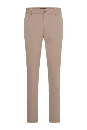 Mi Piace herenbroek in taupe-falcon kleur van stretchbare travelstof.